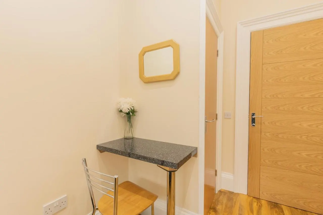 New 3-Bedroom Apartment Close To City Centre Edinburgh