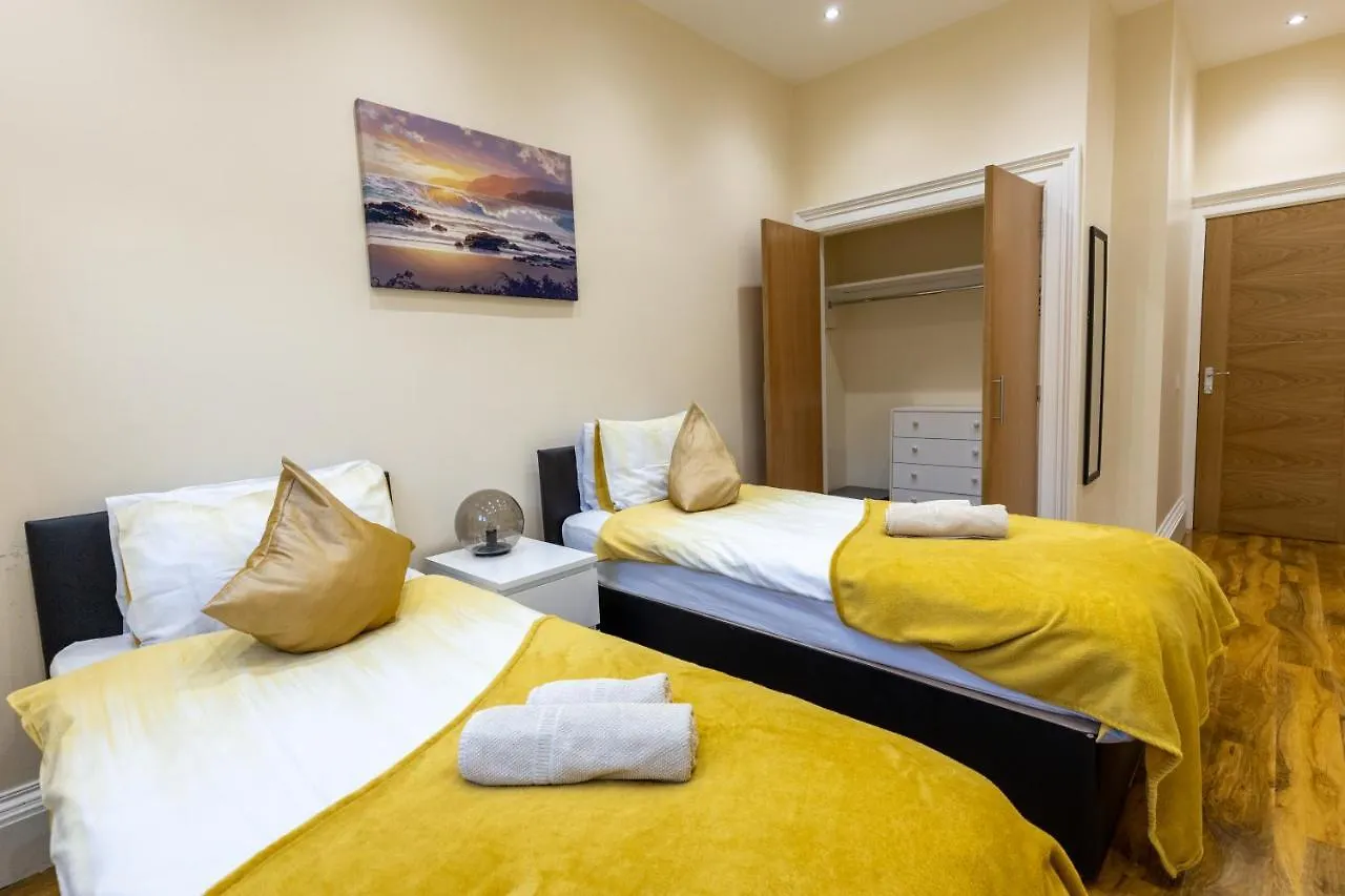 New 3-Bedroom Apartment Close To City Centre Edinburgh United Kingdom