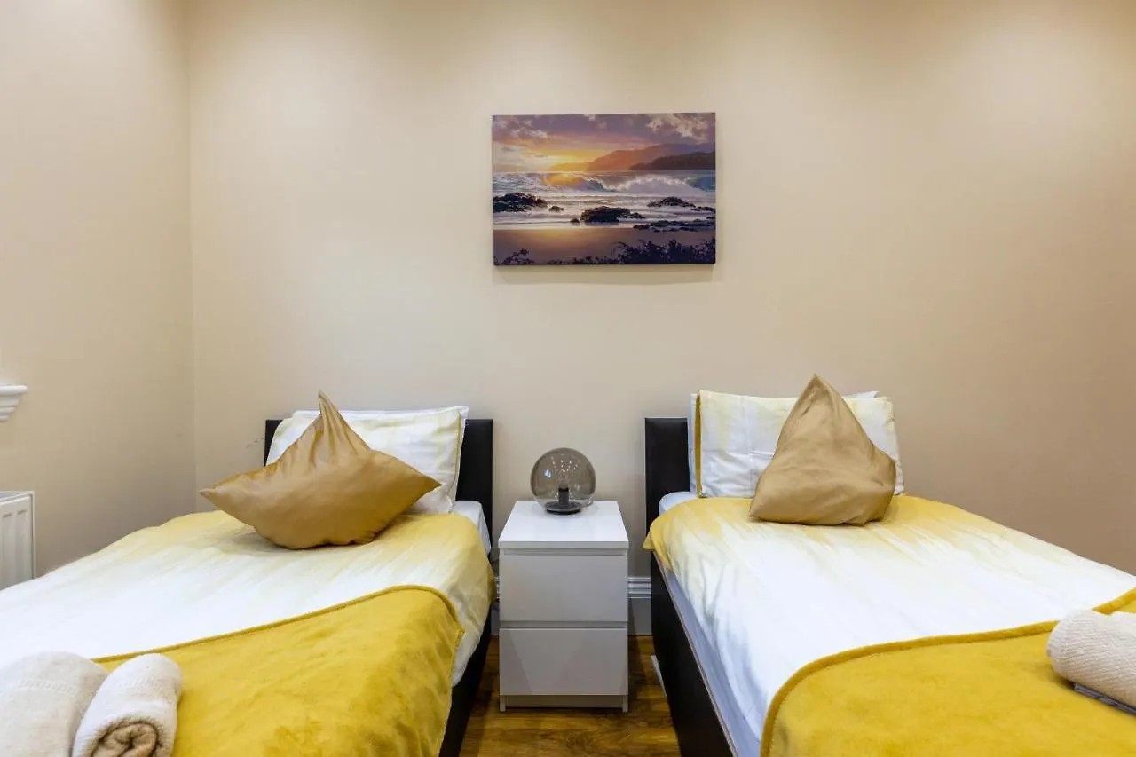 New 3-Bedroom Apartment Close To City Centre Edinburgh