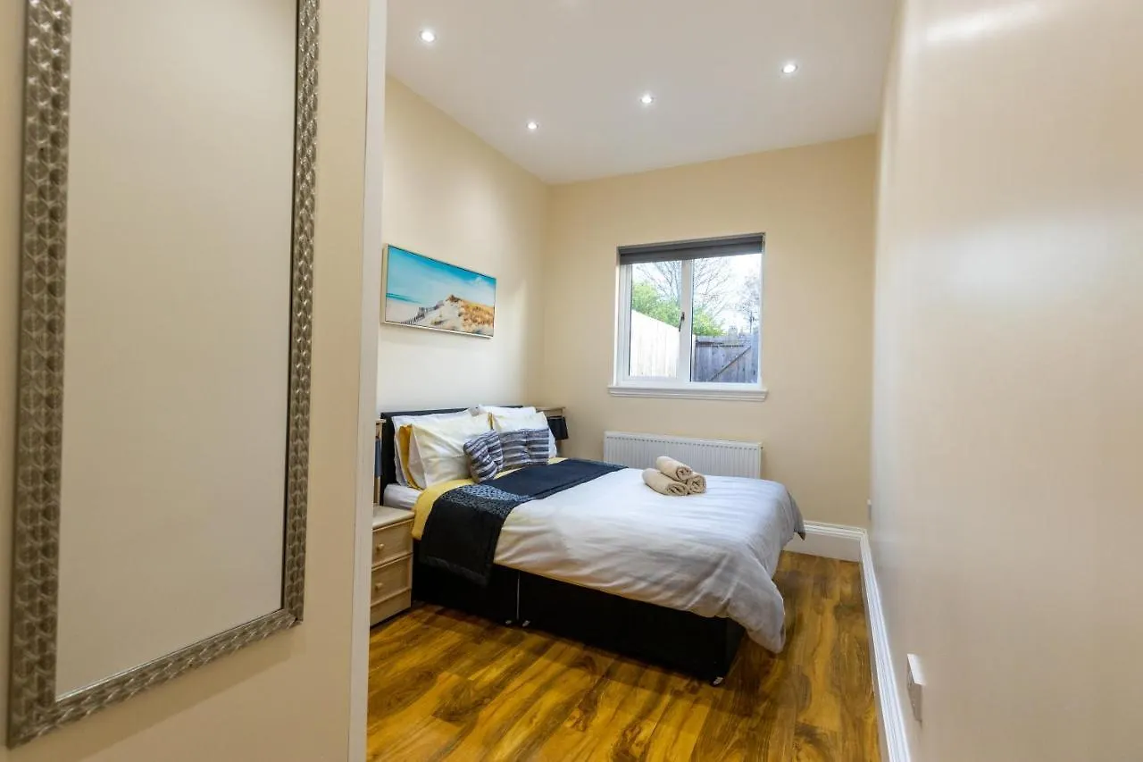 New 3-Bedroom Apartment Close To City Centre Edinburgh United Kingdom